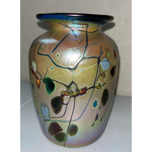 Rick Hunter ? Studio Art Glass 6 Inch Vase Abstract Design Iridescent Dated 2012 - Picture 2 of 16